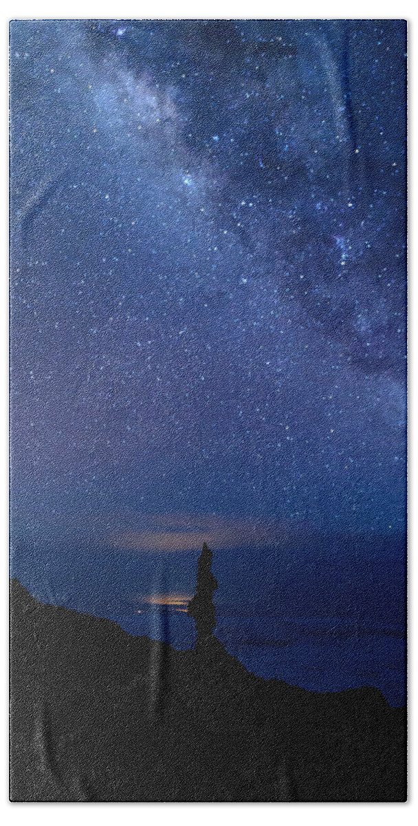 Milky Way Beach Towel featuring the photograph Pointing to the Heavens by Susan Rissi Tregoning
