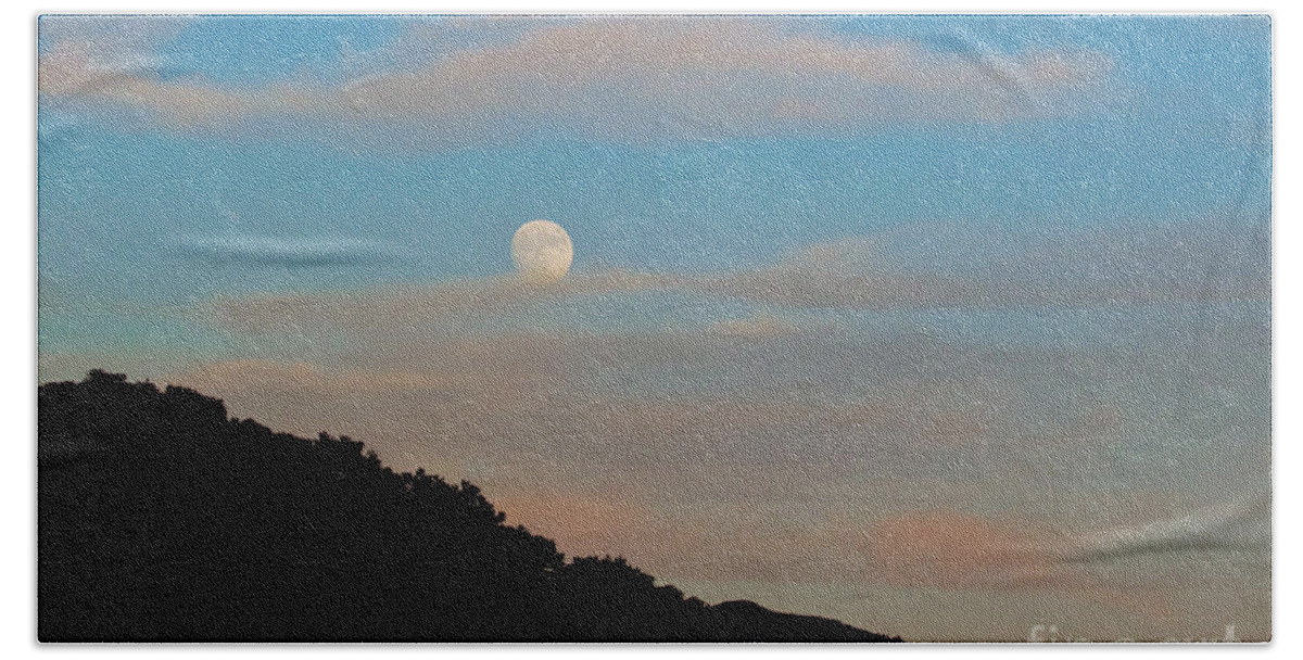 Moon Beach Towel featuring the photograph Prelude To The Supermoon by Mimi Ditchie