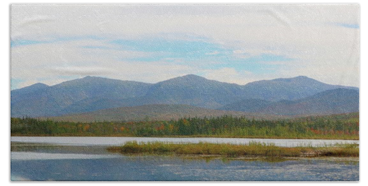 White Mountains Beach Towel featuring the photograph Presidential Range 2 by Harry Moulton