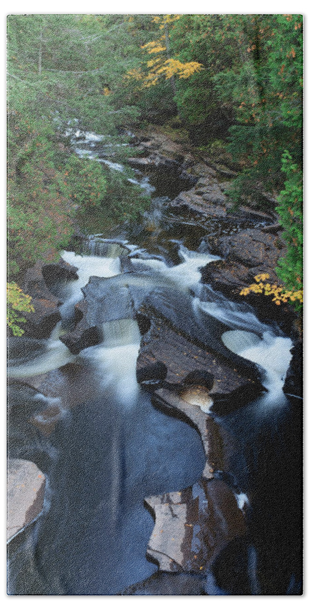 Porcupine Mountains And Upper Peninsula Beach Towel featuring the photograph Presque Isle River by Paul Schultz