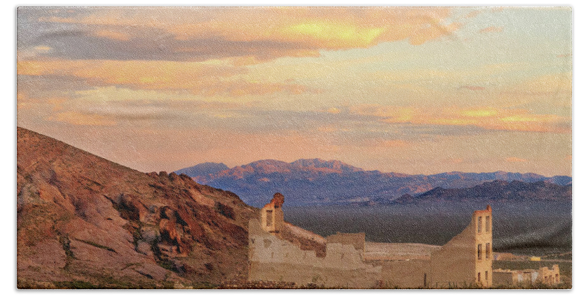 Rhyolite Beach Sheet featuring the photograph Rhyolite Bank At Sunset by James Eddy