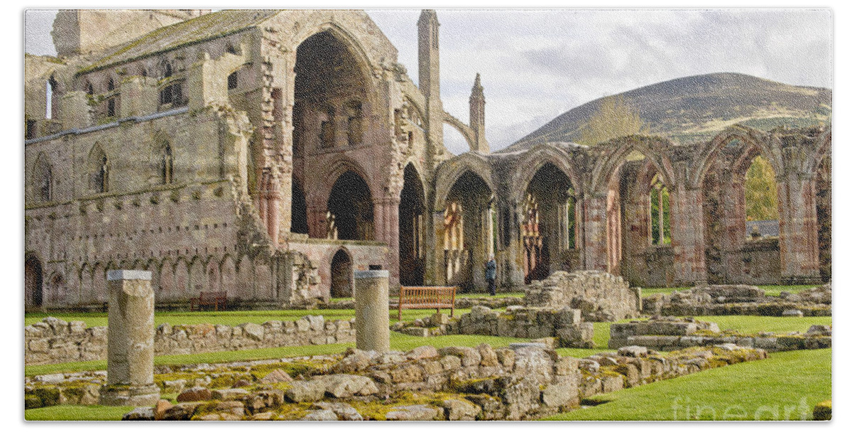 Melrose Abbey Beach Towel featuring the photograph Ruins. Melrose Abbey. by Elena Perelman