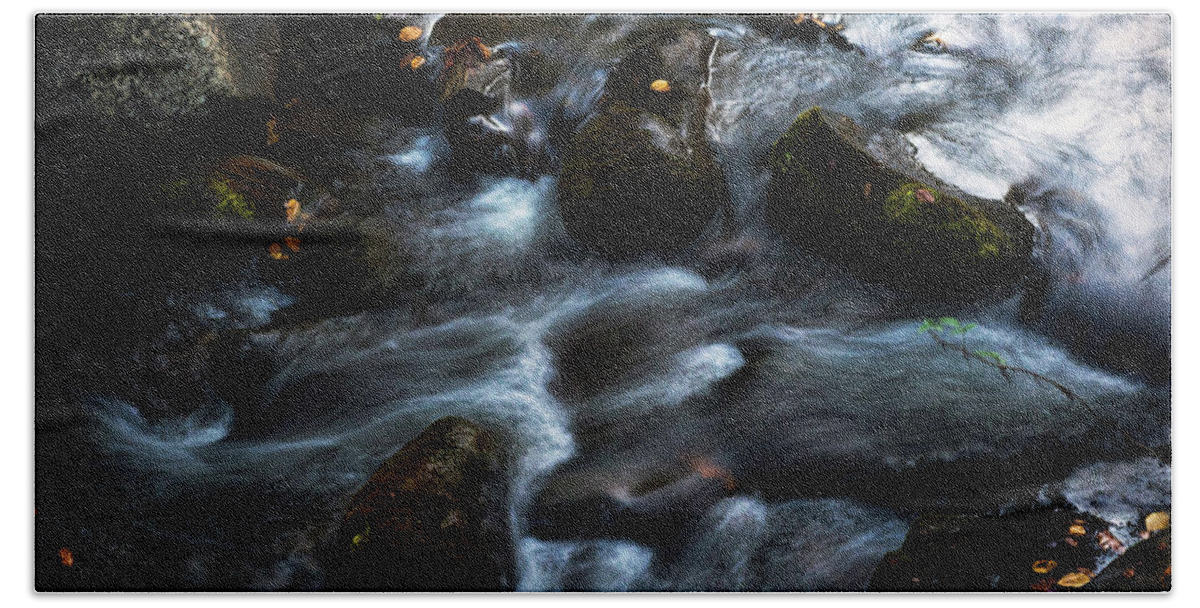 Rocks Beach Towel featuring the photograph Rushing Stream by Norman Reid
