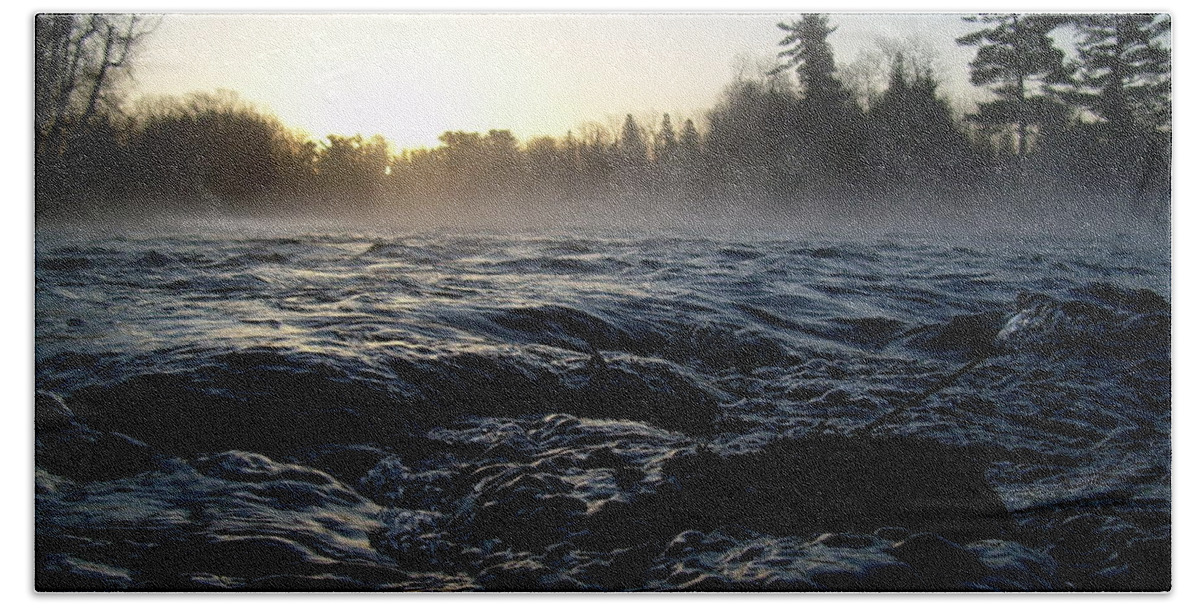 Mississippi River Beach Sheet featuring the photograph Rushing water in Missississippi river by Kent Lorentzen