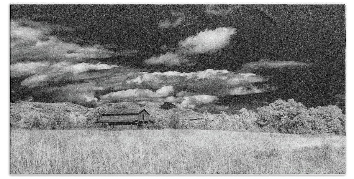 642nm Beach Towel featuring the photograph S C Upstate Barn BW by Charles Hite