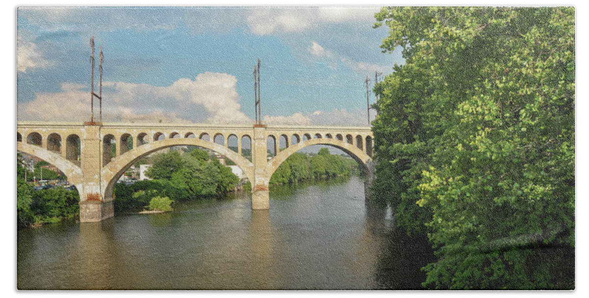 Schuylkill Beach Towel featuring the photograph Schuylkill River at the Manayunk Bridge - Philadelphia by Bill Cannon