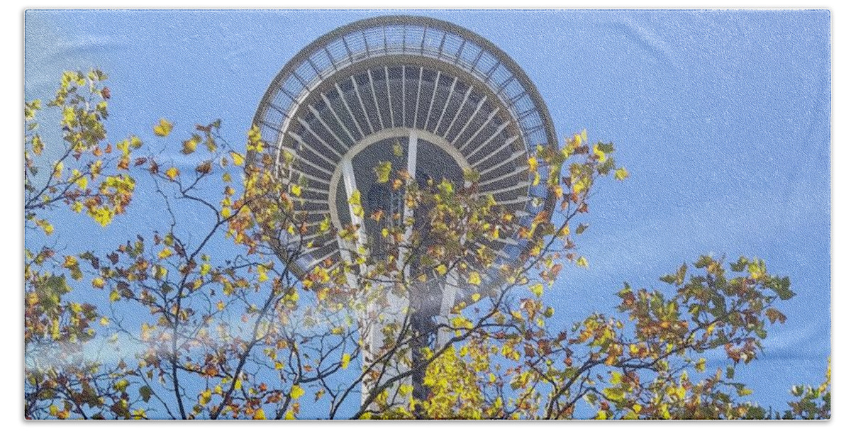 Seattle Beach Towel featuring the photograph Seattle Spaceneedle by Alexis King-Glandon