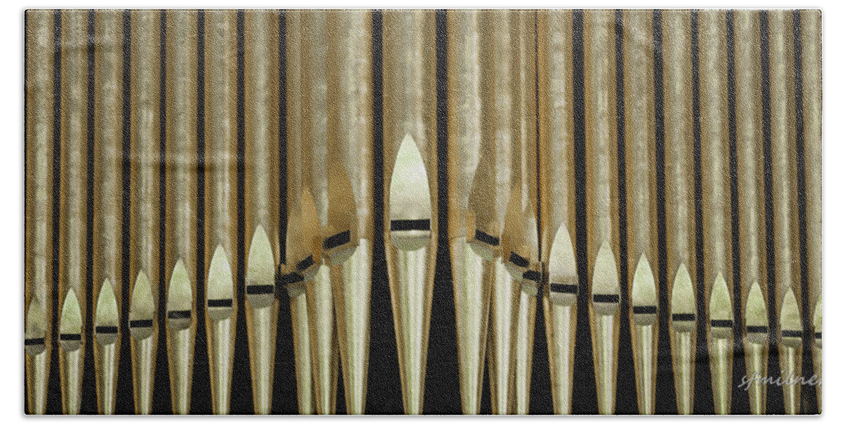 Pipes Beach Towel featuring the photograph Singing Pipes by Steven Milner