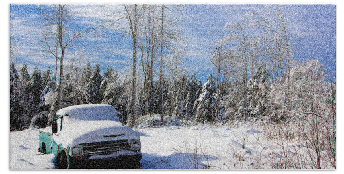 Blue Hill Beach Towel featuring the photograph Snow Truck by Darryl Hendricks