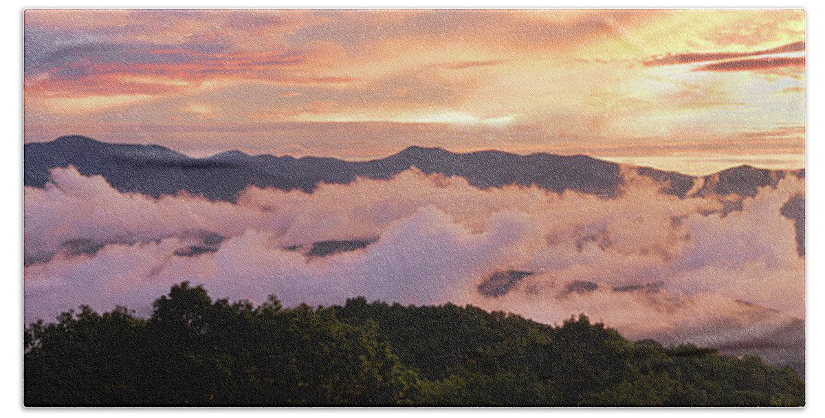 Mountains Beach Sheet featuring the photograph Spine of the Smokies by Alan Lenk