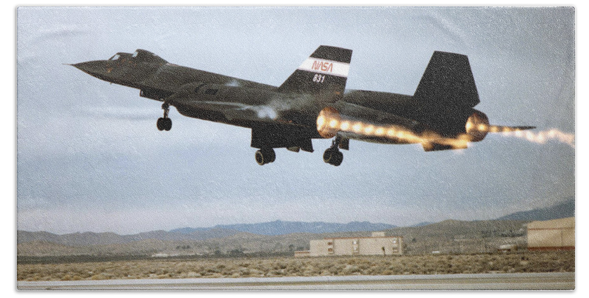 Science Beach Towel featuring the photograph Sr-71 Blackbird, 1990s by Science Source