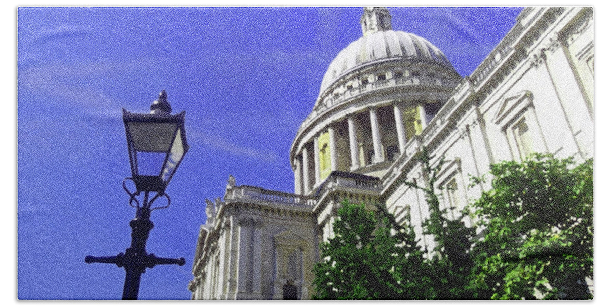 London Beach Towel featuring the photograph St Pauls Cathedral, LONDON by Richard James Digance