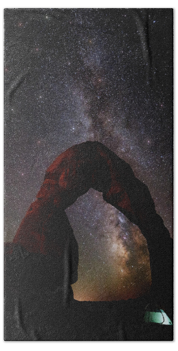 Stars Beach Towel featuring the photograph Starry Night at Delicate Arch by Darren White