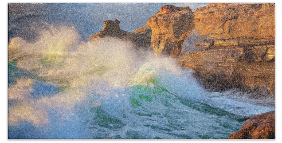 Storms Beach Towel featuring the photograph Storm Watchers by Darren White