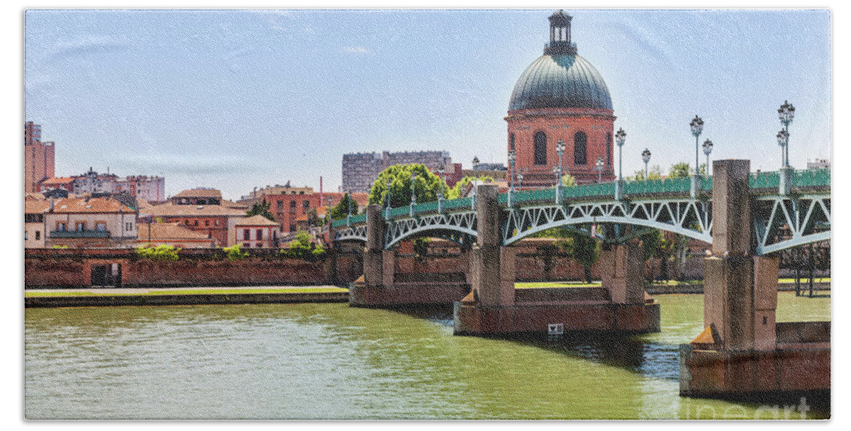Toulouse Beach Sheet featuring the photograph St.Pierre bridge in Toulouse by Elena Elisseeva