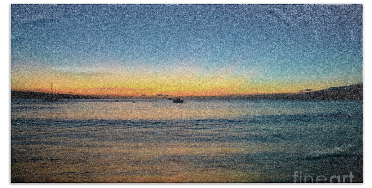 Sunset Beach Sheet featuring the photograph Sunset on Ka'anapali Beach by Kelly Wade