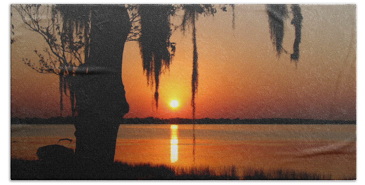 Nature Beach Sheet featuring the photograph Sunset on Lake Minneola by Peggy Urban