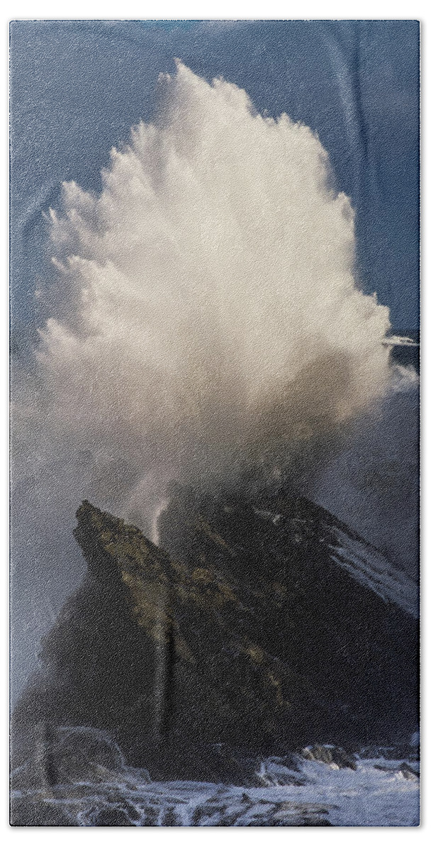Charleston Beach Sheet featuring the photograph Surf Eruption by Robert Potts