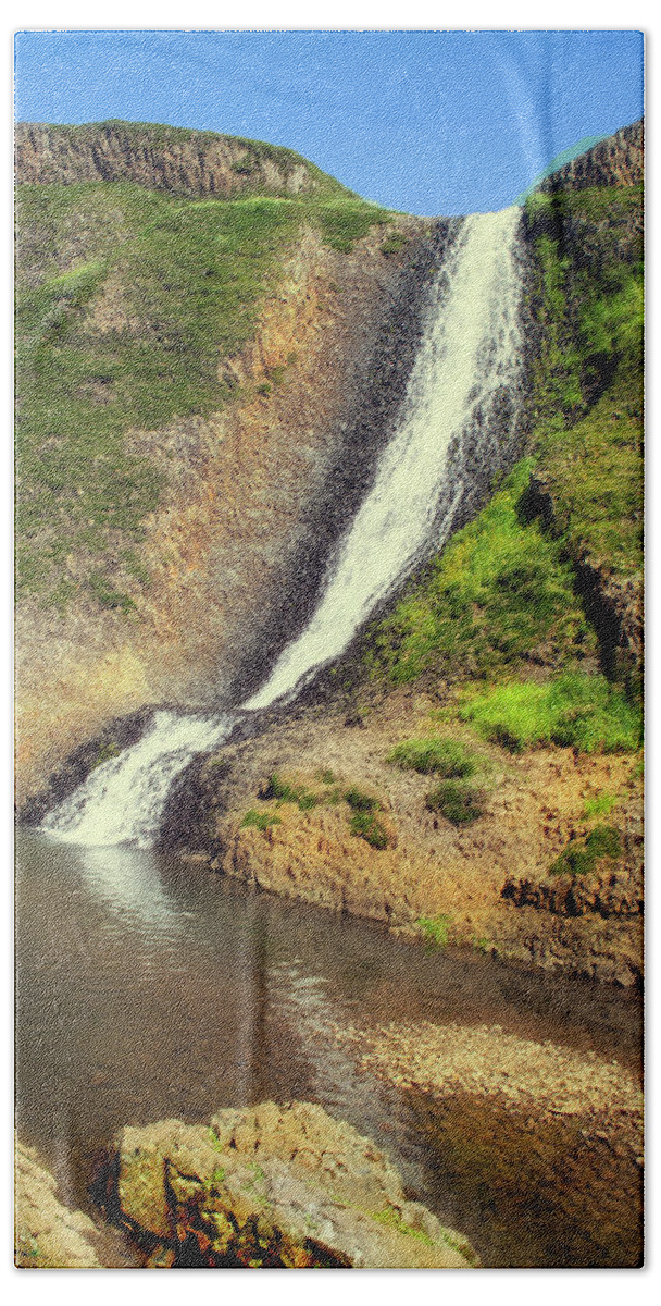 Waterfall Beach Towel featuring the photograph Table Mountain Waterfalls by Frank Wilson