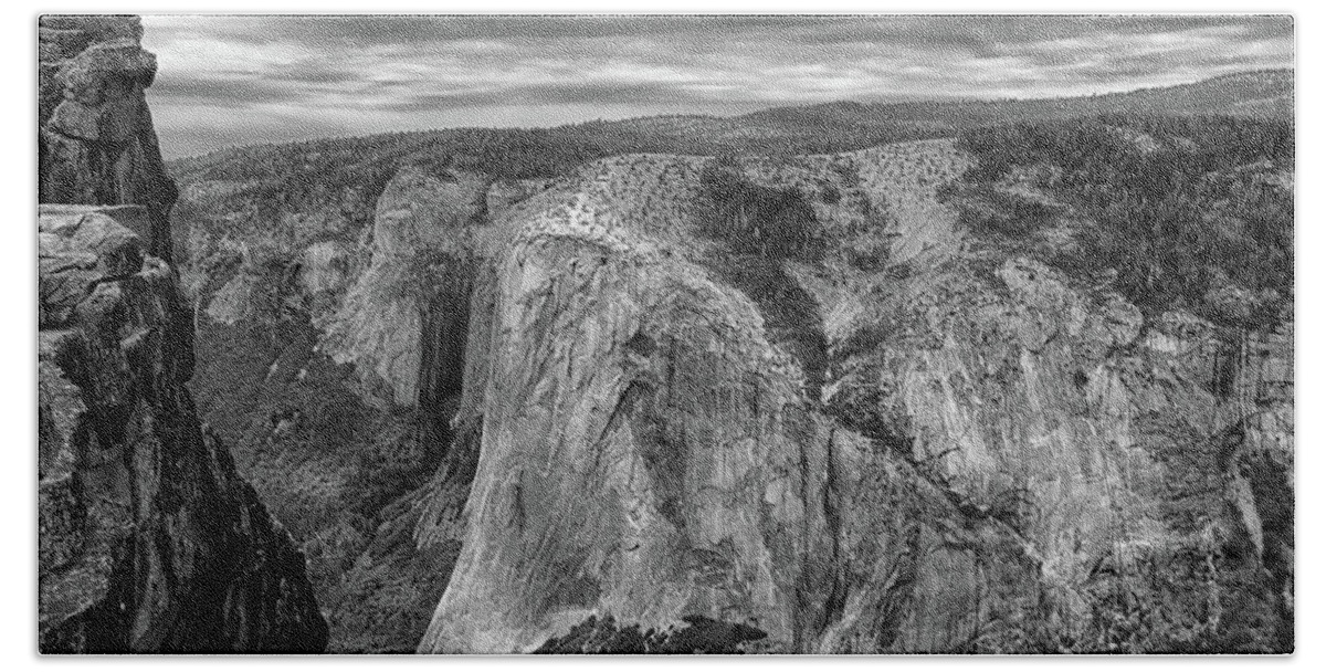 Taft Point And El Capitan Beach Towel featuring the photograph Taft Point and El Capitan by Raymond Salani III