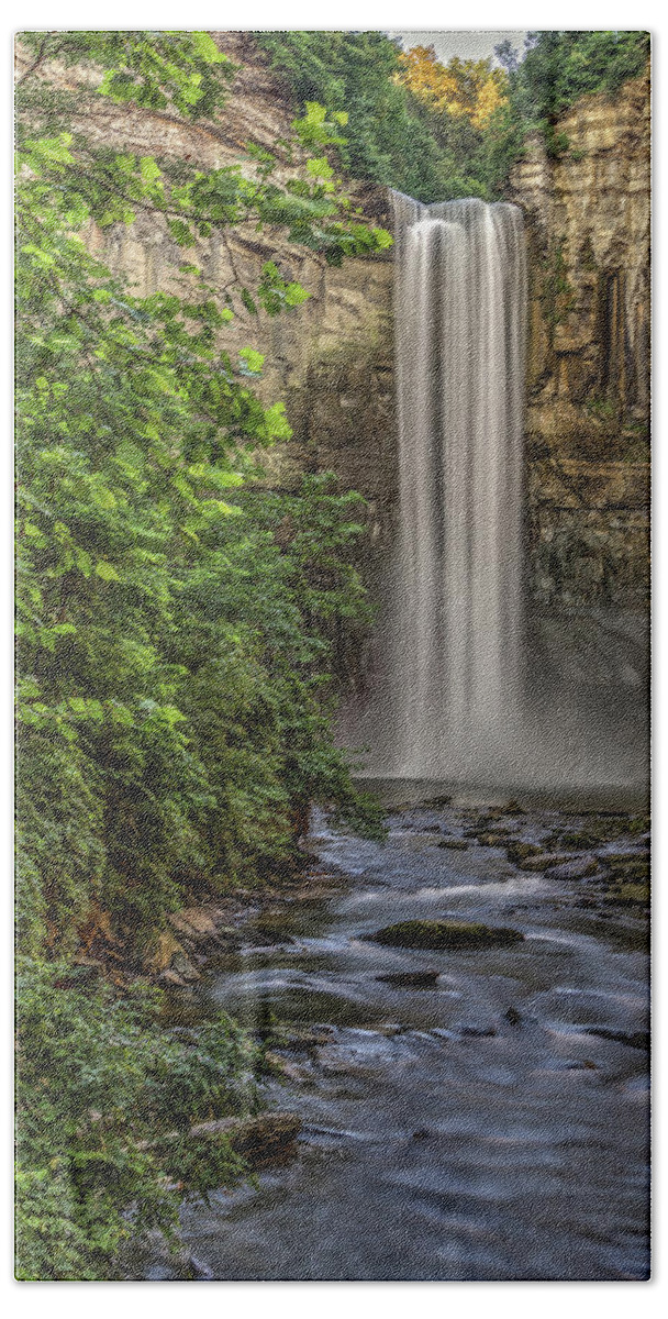 Waterfalls Beach Towel featuring the photograph Taughannock Falls by Rod Best
