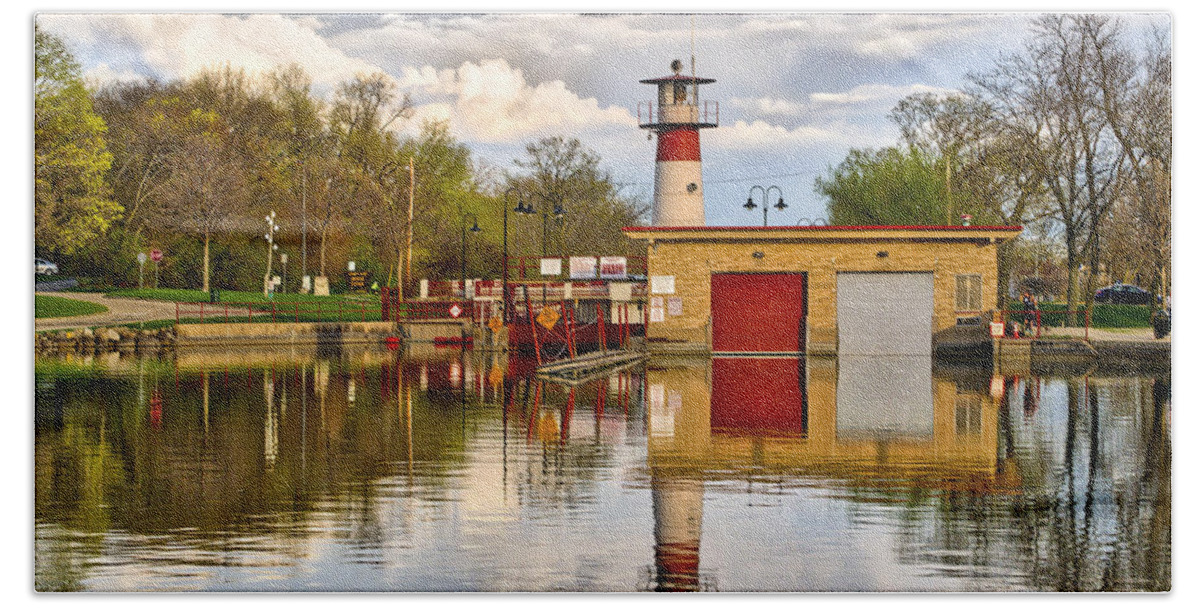 Tenney Beach Towel featuring the photograph Tenney Lock - Madison - Wisconsin by Steven Ralser