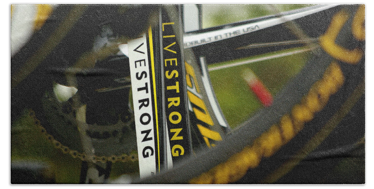 Livestrong Beach Towel featuring the photograph The Diving Power by Vicki Pelham