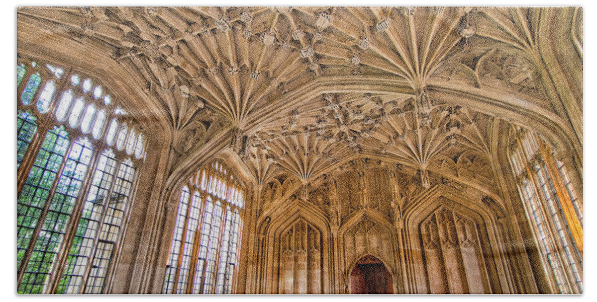 Europ Beach Towel featuring the photograph The Divinity School at the Bodleian Library by Tim Stanley