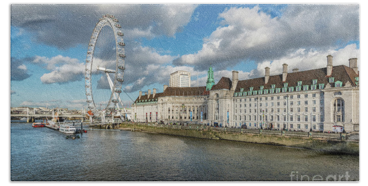 London Beach Towel featuring the photograph The Eye London by Adrian Evans