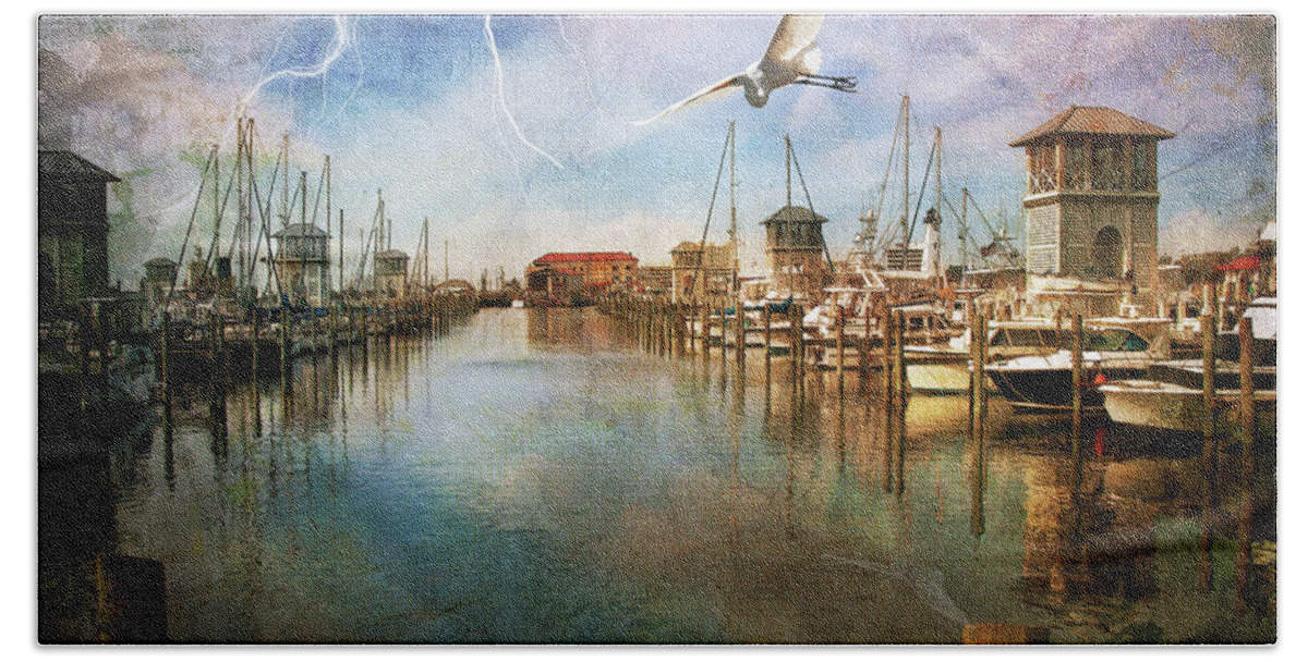 Gulfport Beach Sheet featuring the photograph The Gulfport Egret by Sandra Schiffner