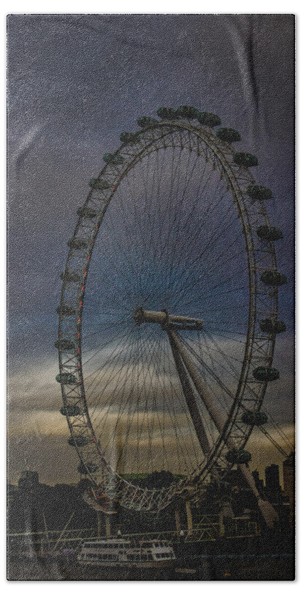 Landscape Beach Towel featuring the photograph The London Eye by Martin Newman