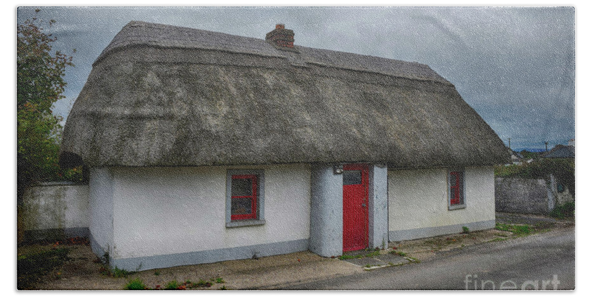 House Beach Towel featuring the photograph The Old country cottage by Joe Cashin