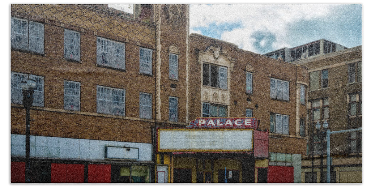 Palace Theater Beach Towel featuring the photograph The Palace by Steve L'Italien