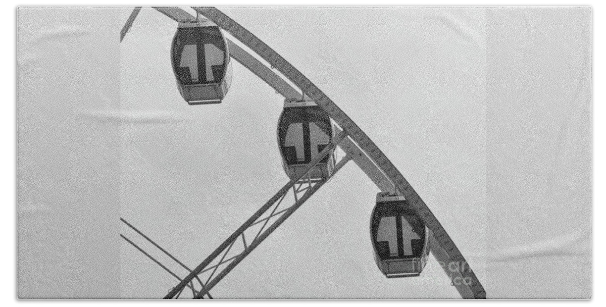 Ferris-wheel Beach Towel featuring the photograph Three Gondolas by Kirt Tisdale