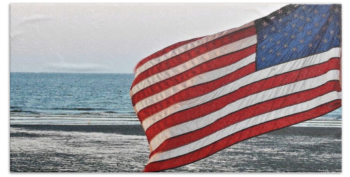 United States Of America Beach Towel featuring the photograph To Shining Sea by Jan Gelders