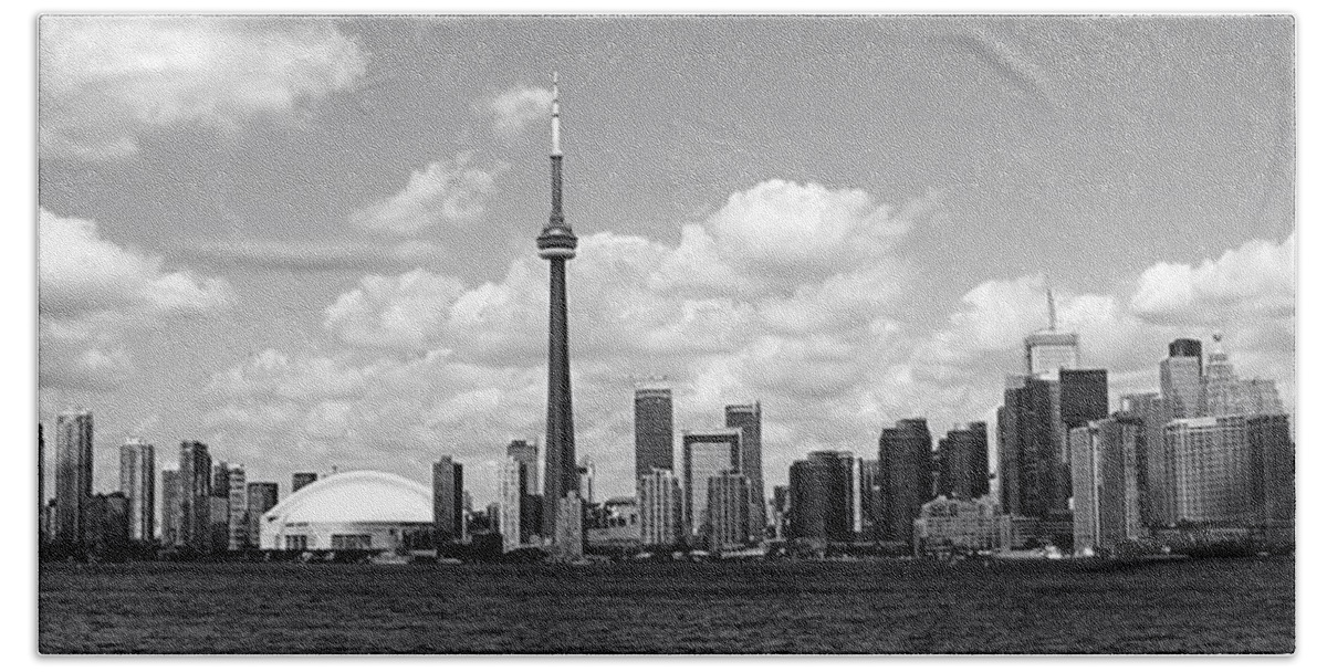 Toronto Skyline Beach Towel featuring the photograph Toronto Skyline 11 by Andrew Fare