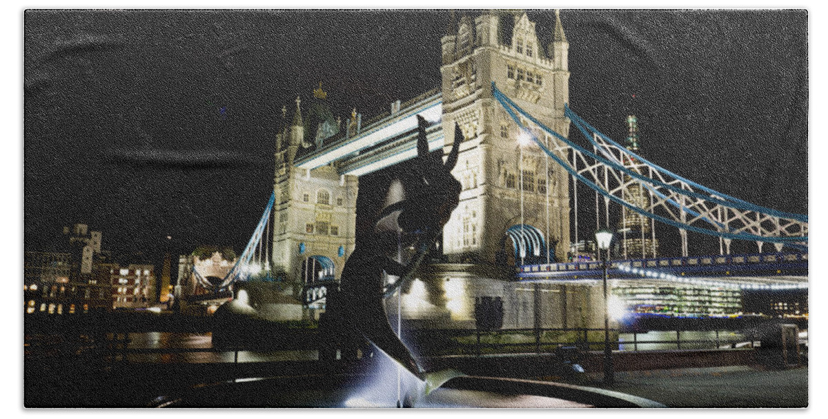 Tower Bridge Beach Sheet featuring the photograph Tower Bridge With Girl and Dolphin Statue by David Pyatt