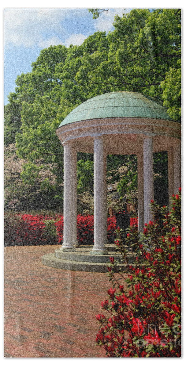 The Old Well Beach Towel featuring the photograph UNC-CH Old Well in the Spring by Jill Lang