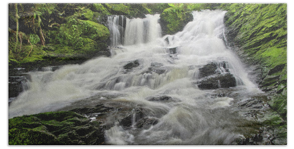 Lunch Creek Beach Sheet featuring the photograph Upper Lunch Creek Falls by Paul Riedinger
