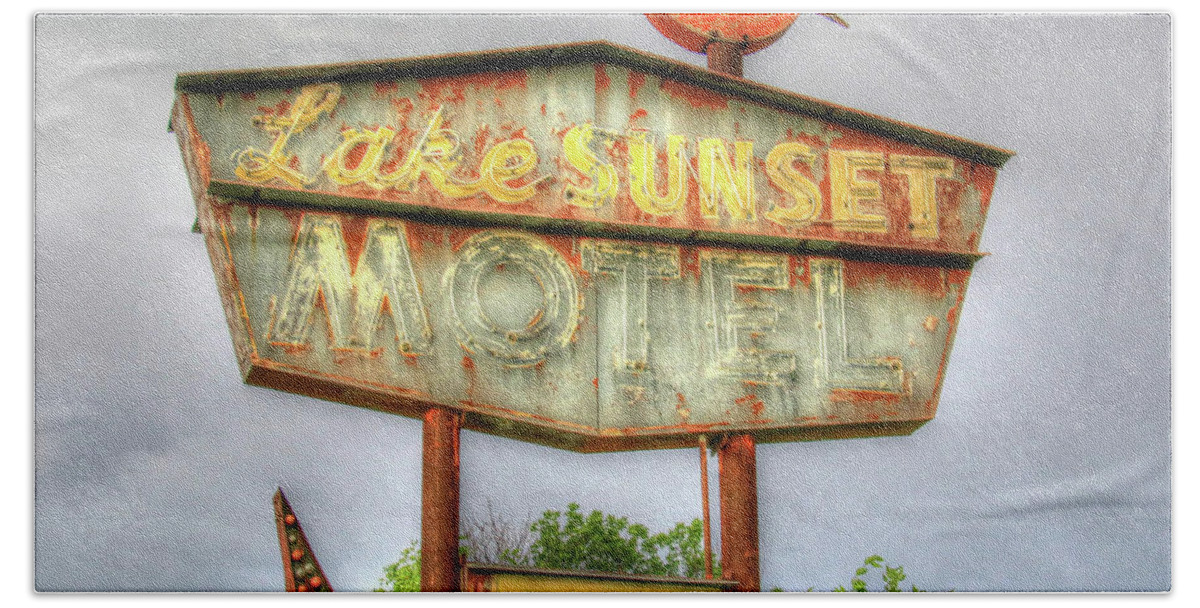 Motel Beach Sheet featuring the photograph Vacancies For Sure by J Laughlin
