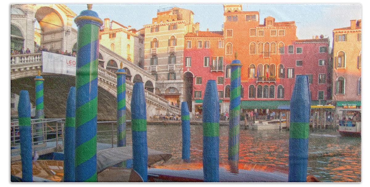 Venice Beach Towel featuring the photograph Venice Rialto Bridge by Heiko Koehrer-Wagner