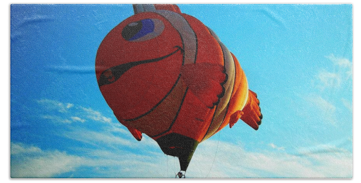 Hot Beach Sheet featuring the photograph Wally The Clownfish by Juergen Weiss