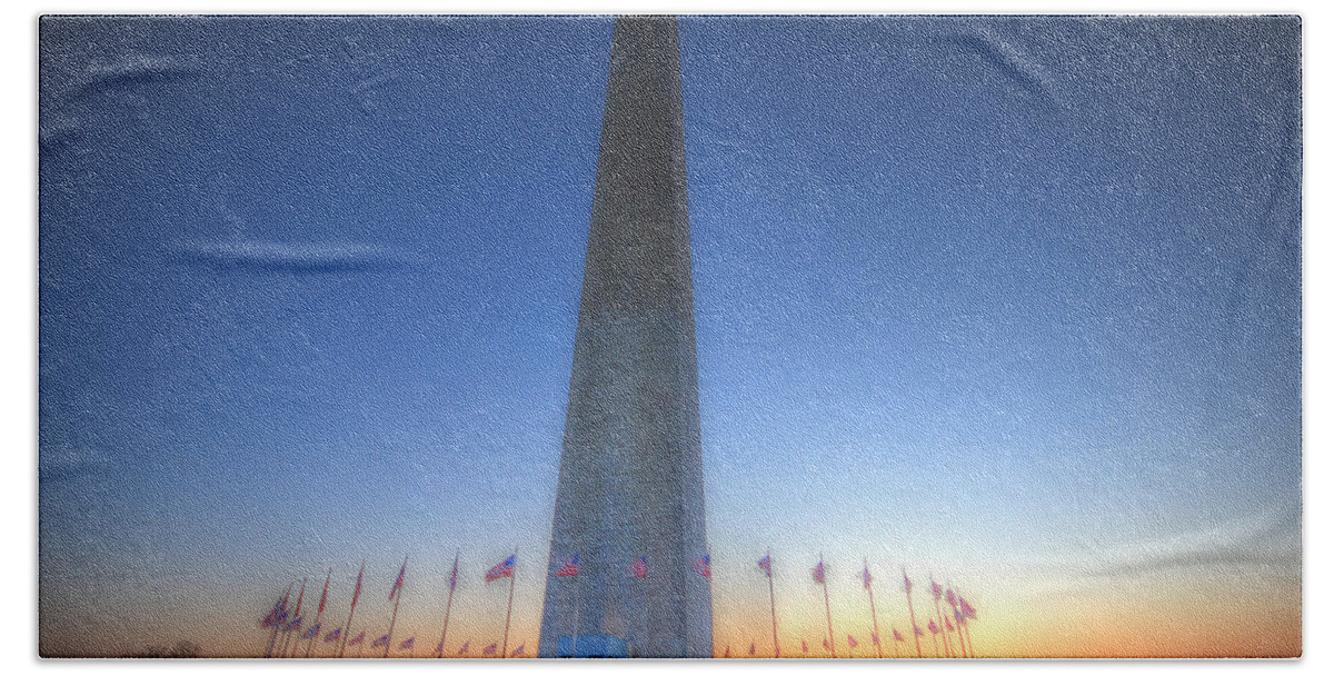 Sneffy Beach Towel featuring the photograph Washington Monument at Sunset by Shelley Neff