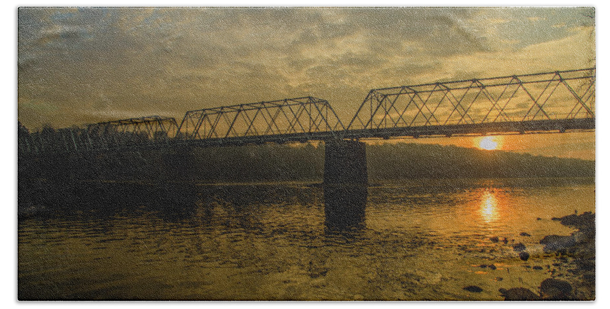Washingtons Beach Towel featuring the photograph Washingtons Crossing at Dawn by Bill Cannon