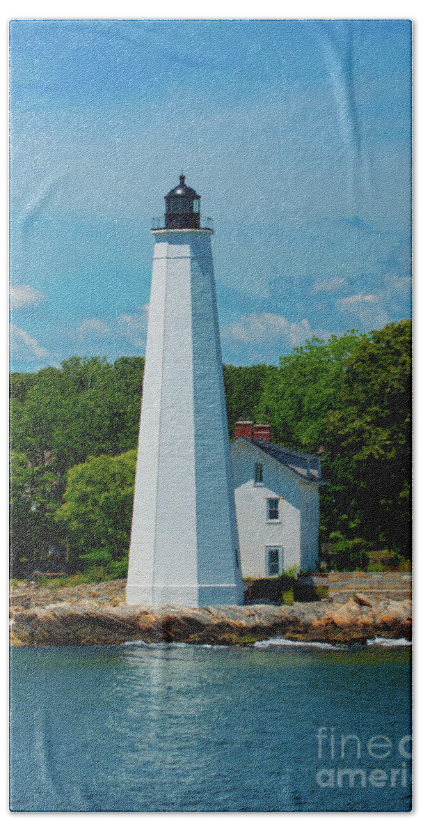 Connecticut Beach Towel featuring the photograph Welcome Light by Joe Geraci