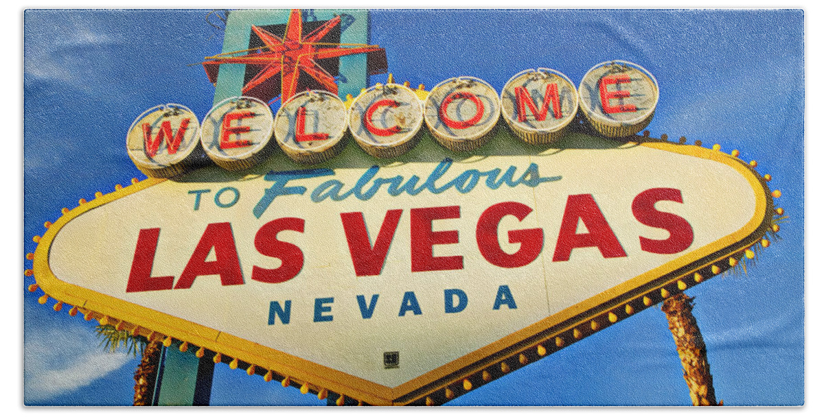 Welcome Las Vegas Sign Beach Towel featuring the photograph Welcome to Las Vegas sign by Garry Gay