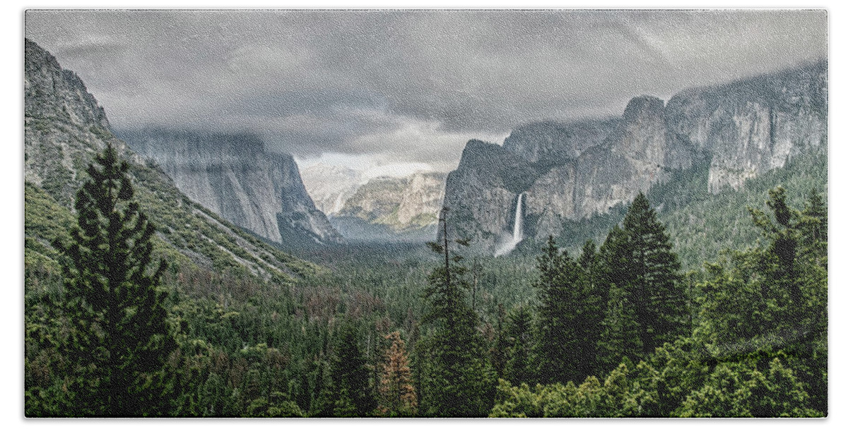 Yosemite Beach Sheet featuring the photograph Yosemite View 36 by Ryan Weddle