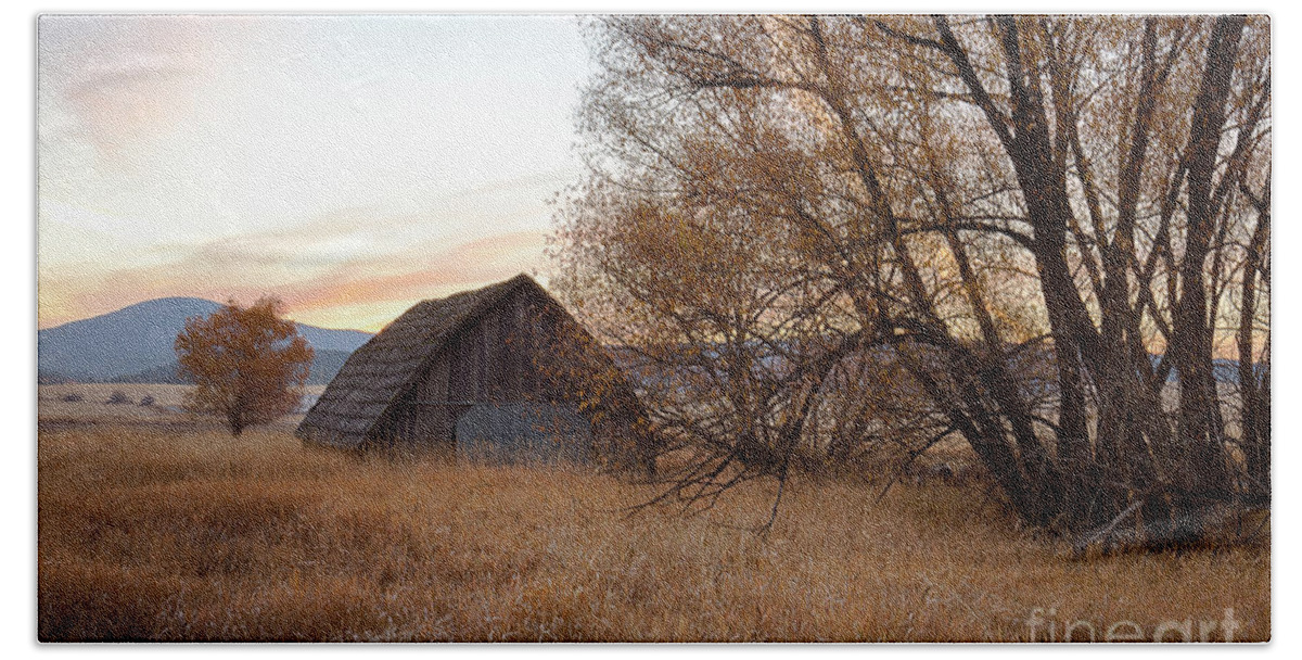 Idaho Beach Sheet featuring the photograph Sanders Barn #1 by Idaho Scenic Images Linda Lantzy