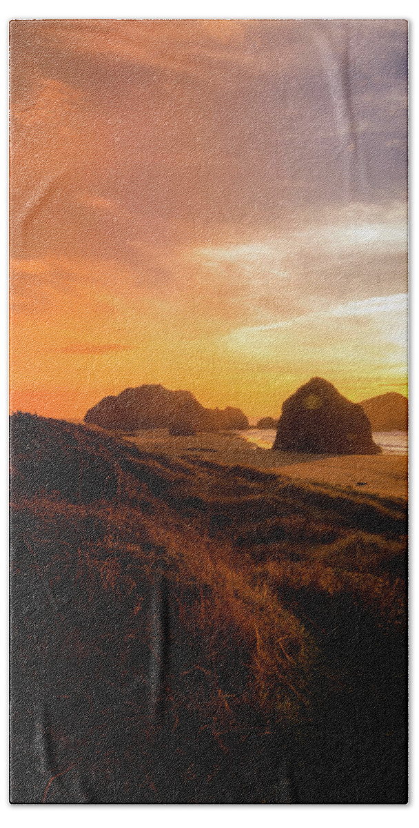 Bandon Oregon Beach Towel featuring the photograph Bandon Sunset #2 by Bonnie Bruno