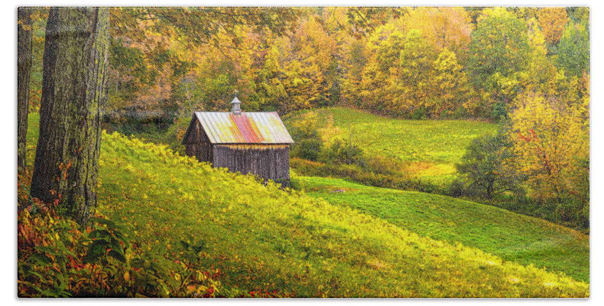 Vermont Beach Towel featuring the photograph Autumnal Barn by Rod Best